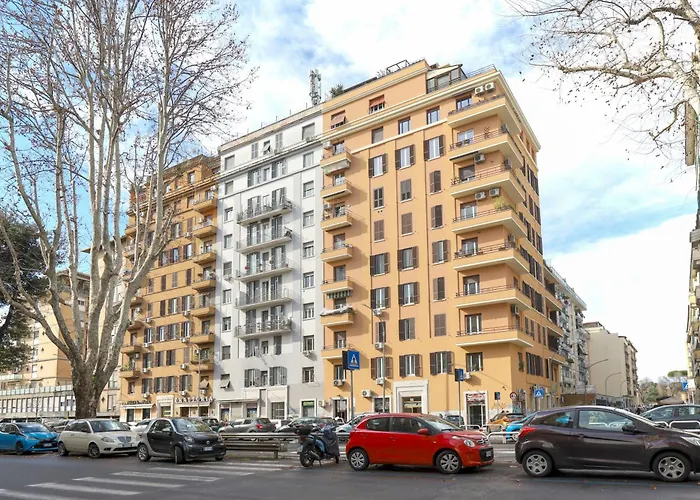 Piramide Deluxe Apartment